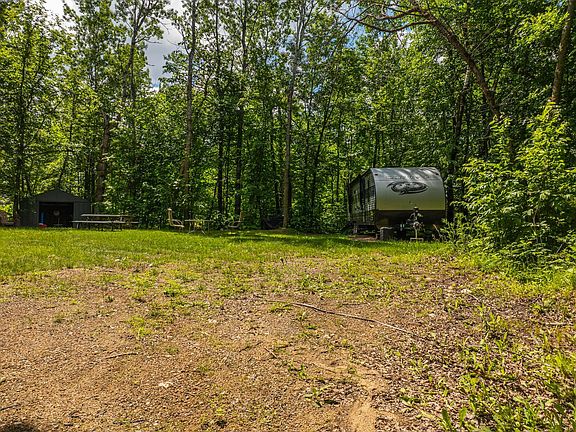 5th image of 22985 Bass Lake Rd