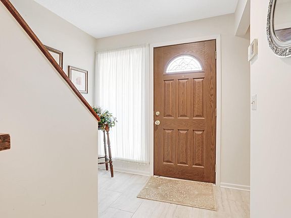 5th image of 328 Peachtree Ct