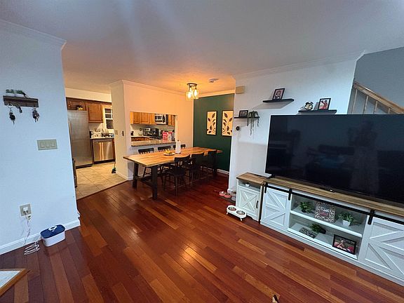 5th image of 57 Cadogan Way
