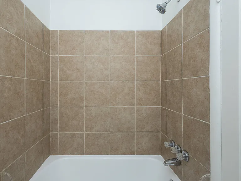 1141 N Washington St — Photo 15