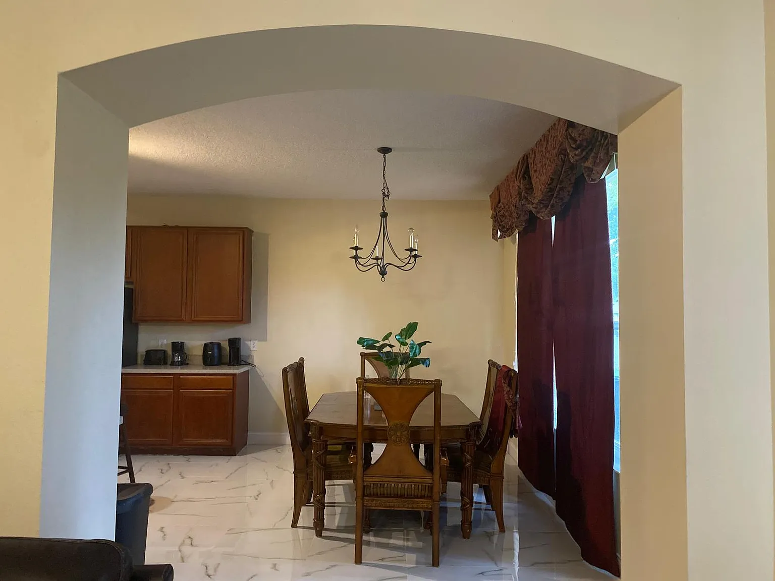 5 bed, 3502 sqft, $3,700 — Photo 3