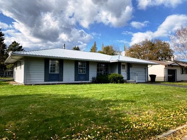 1st image of 216 Rosewood Dr