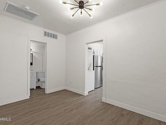 4th image of 325 N 18TH Drive