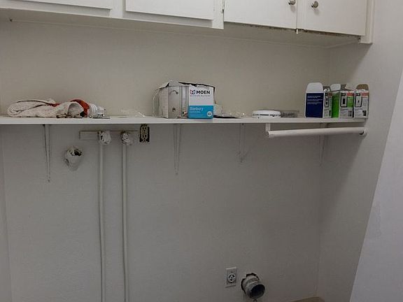 5th image of 22714 Maple Ave #4