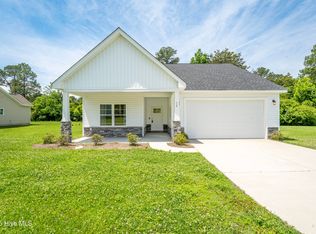 119 Lacarol St, Rose Hill, NC 28458