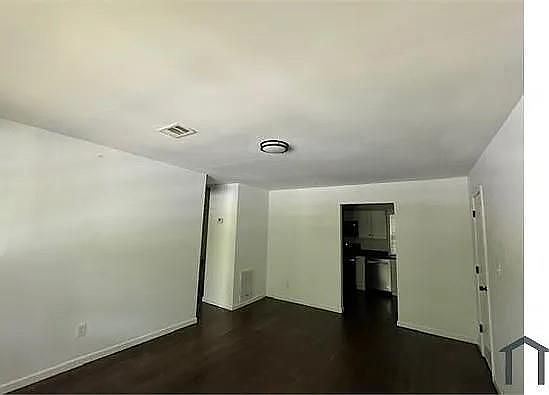 4th image of 1610 Line Cir #4