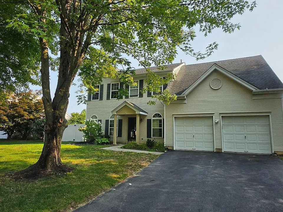 35 Oakmont Ter