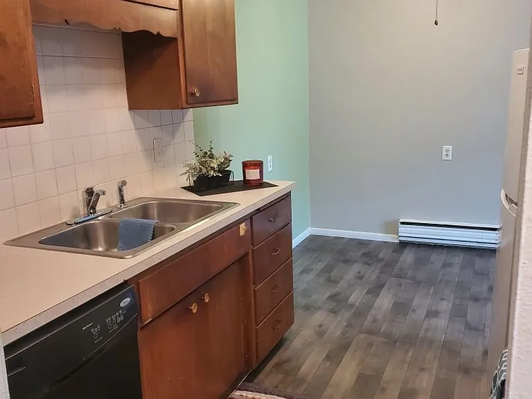 2222 S 17th St — Photo 11
