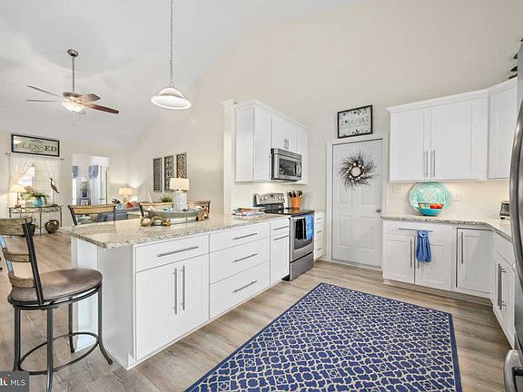 4th image of 35981 Chatham St