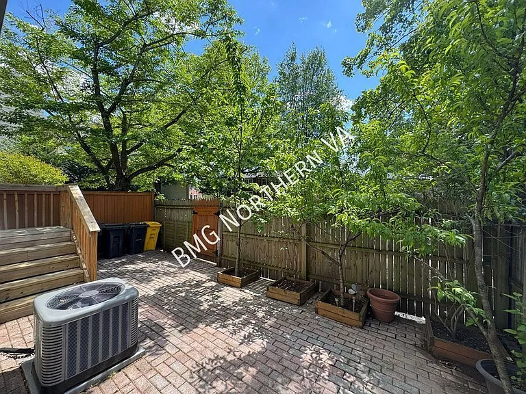 379 W Broad St — Photo 31