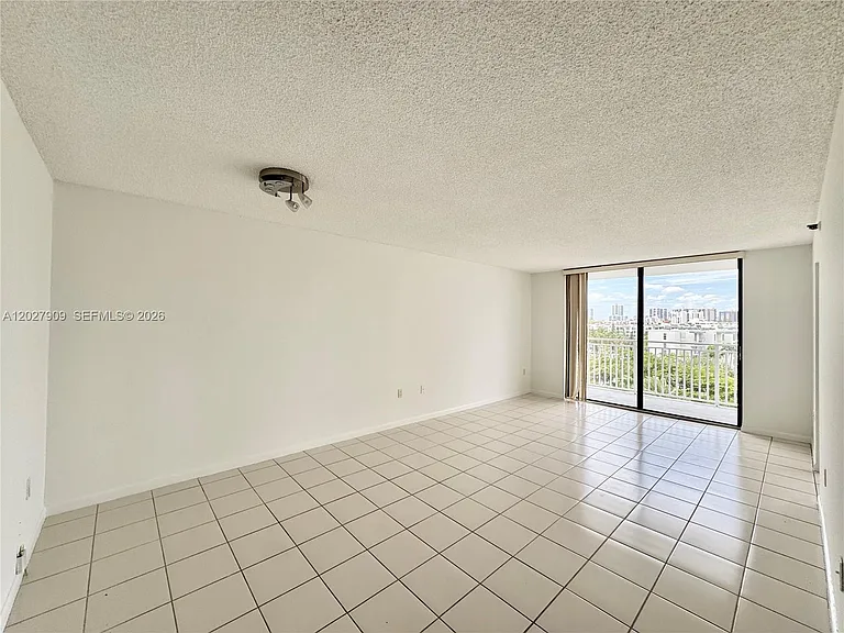 210 174th St #716 — Photo 9