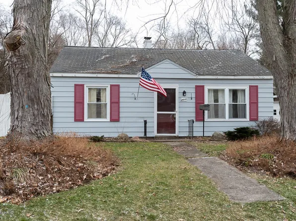 2440 Hillsdale Ave, Kalamazoo, MI 49006