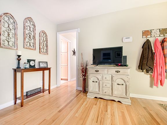 4th image of 3812 Altamira Dr