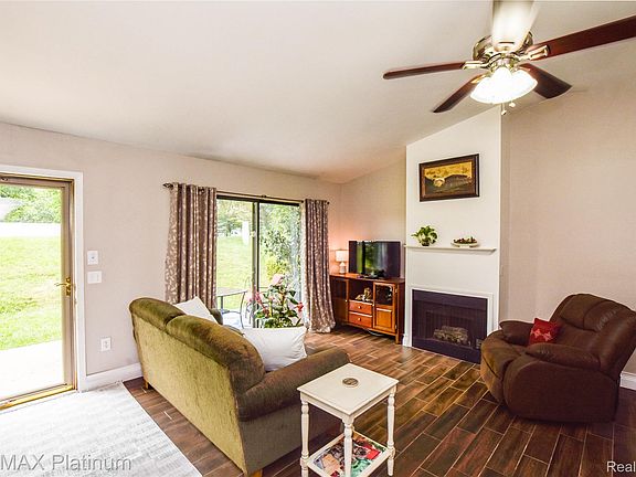 5th image of 338 Spring Brooke Dr