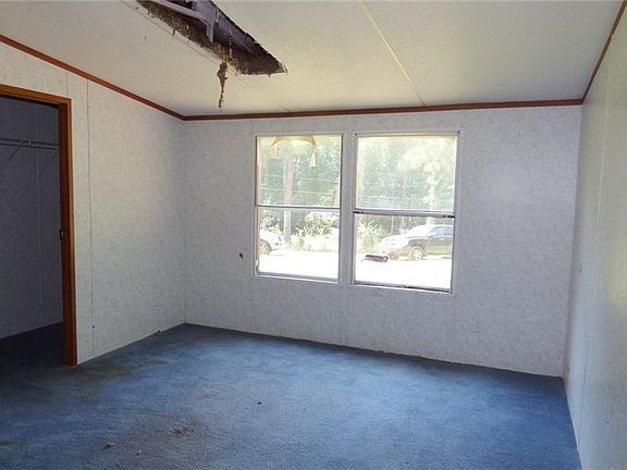 4th image of 2140 Poplar Dr