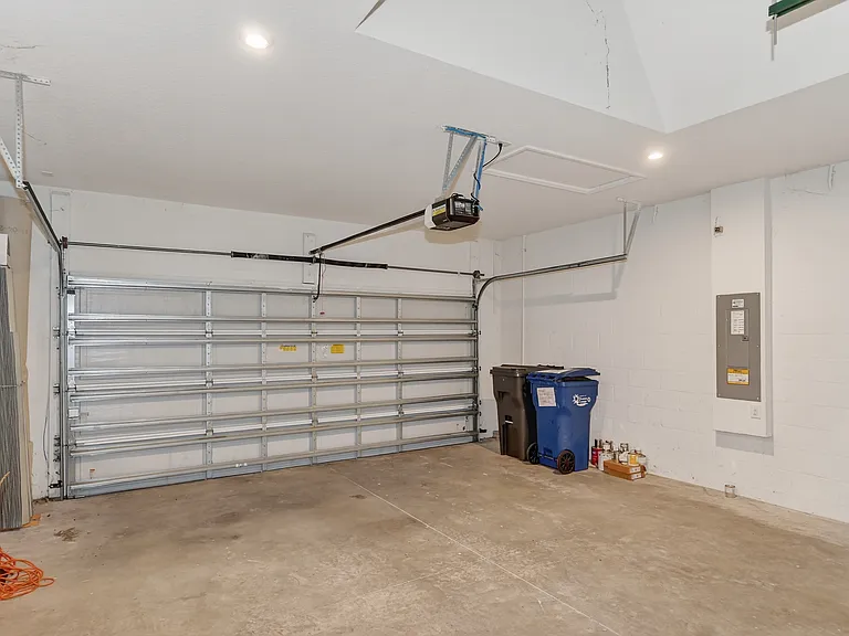 5927 Maidenstone Way — Photo 32