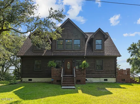 233 Point Road, Newport, NC 28570