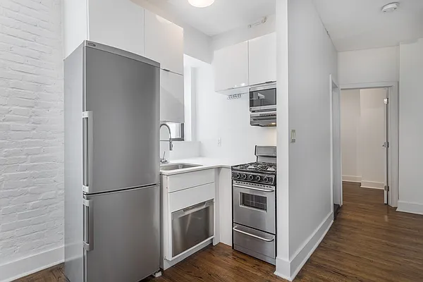 Rented by Safdie Realty Group | media 5