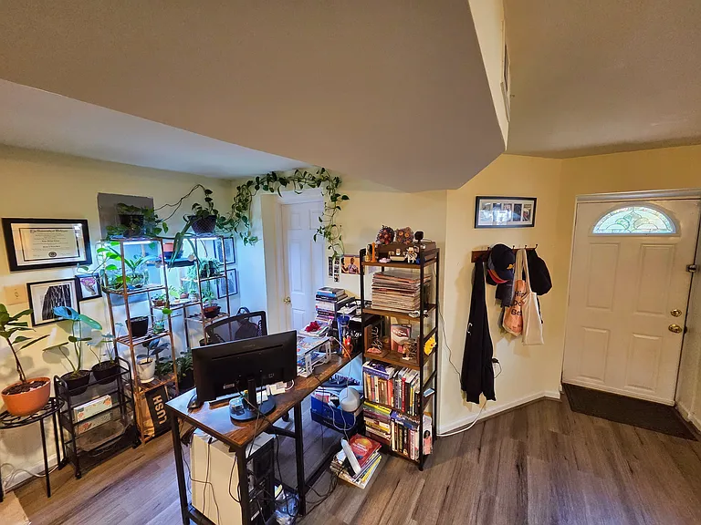 1361 Parkwood Pl NW #B — Photo 8