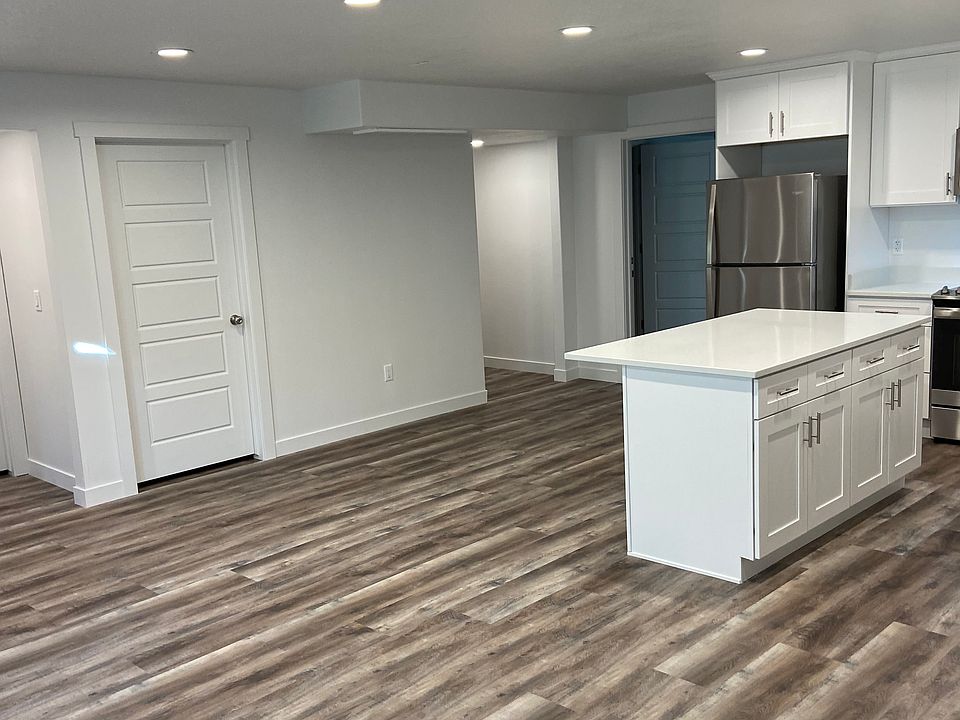 Living area adjacent to kitchen