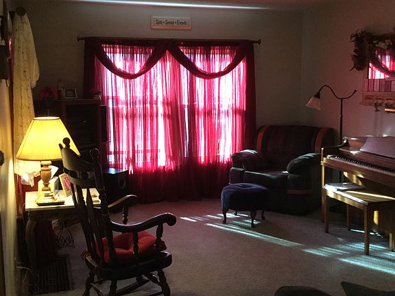 4th image of 731 Mulberry St