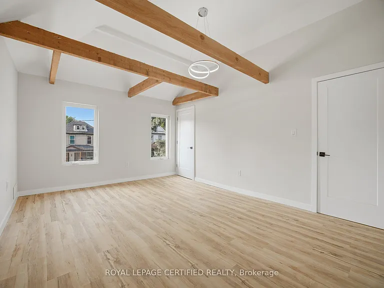 5759 Robinson St — Photo 36