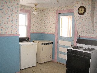 3rd image of 96 Vega St