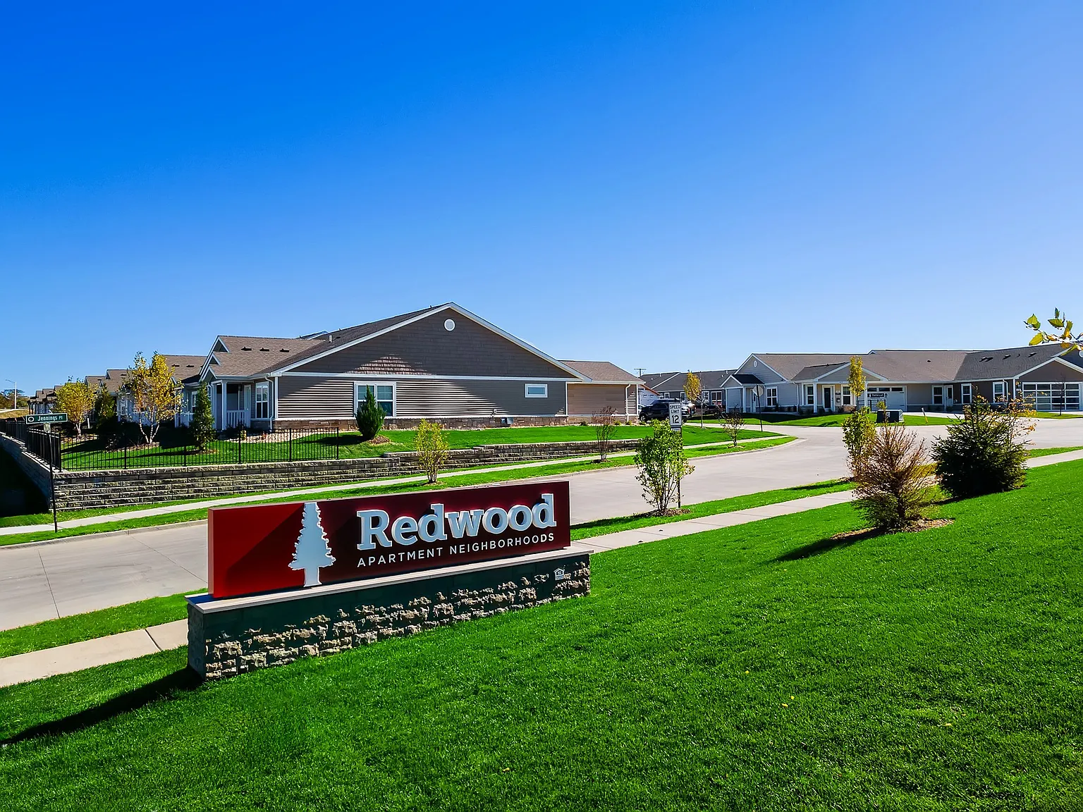 Redwood Merrillville — Photo 2