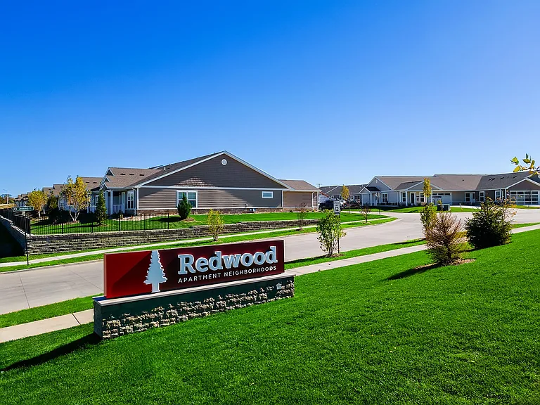 Redwood Merrillville — Photo 2