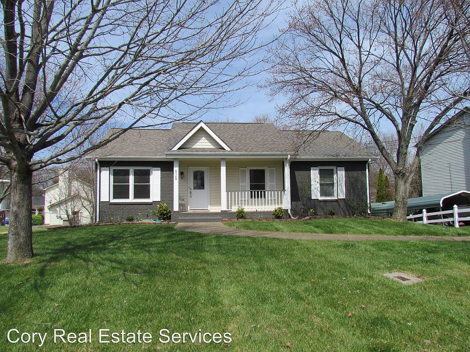 1st image of 829 Iris Ln