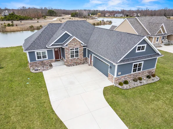 11285 Killarney Dr, Stanwood, MI 49346