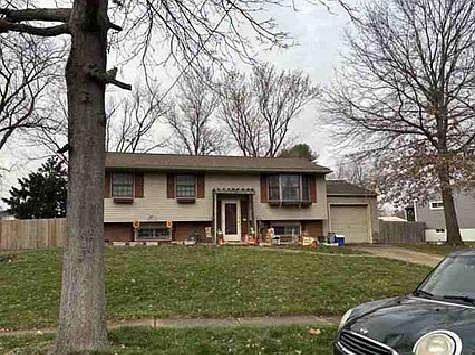1st image of 23 Eaton Cir