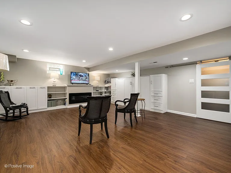 1222 W Lill Ave — Photo 14