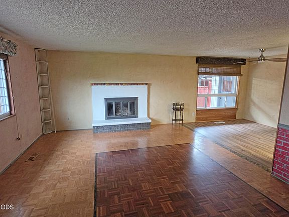 4th image of 1874 Marys Way