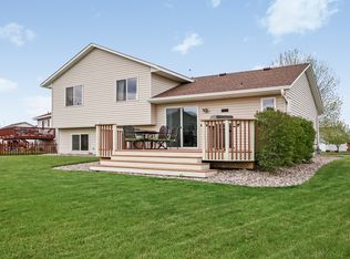 812 Orchard Cir, Belle Plaine, MN 56011