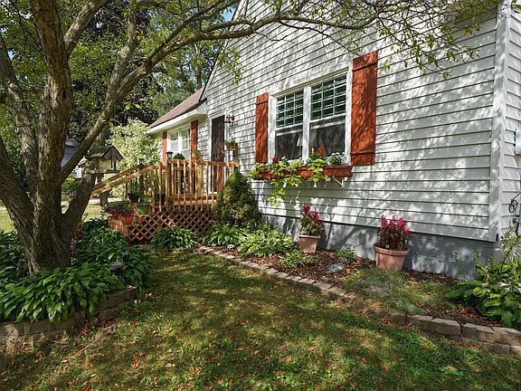 3rd image of 4646 Grantwood Ave SE