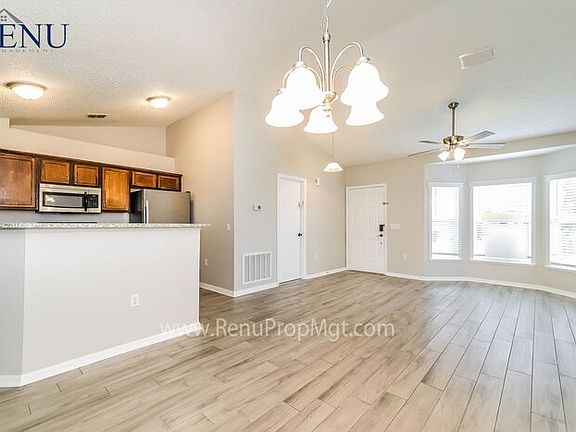 4th image of 3984 Warbler Dr