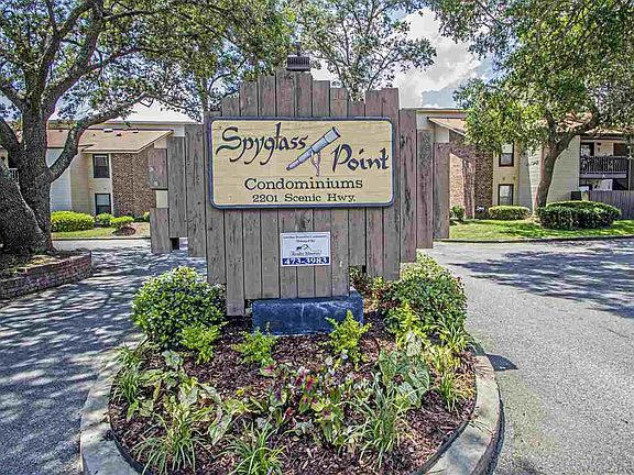 2nd image of 2201 Scenic Hwy APT N3