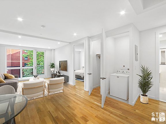 3rd image of 522 Grand St #3L