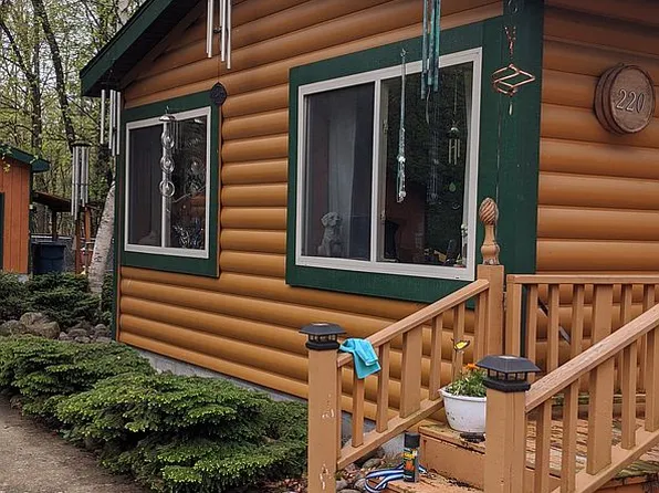 220 Maplewood Dr, Roscommon, MI 48653