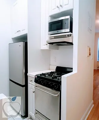 Rented by HOME RESIDENTIAL LLC | media 11