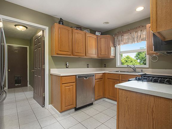 4th image of 5511 Monticello Ave