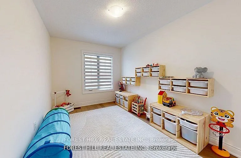54 Montrose Blvd — Photo 16