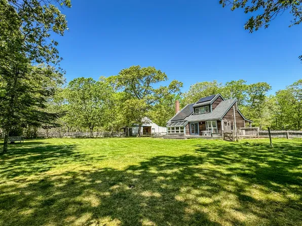 7 Parsonage Woods Rd, West Tisbury, MA 02575