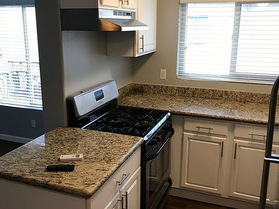 5th image of 4053 Cherokee Ave APT 8