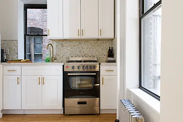 Rented by ER (DO NOT USE)