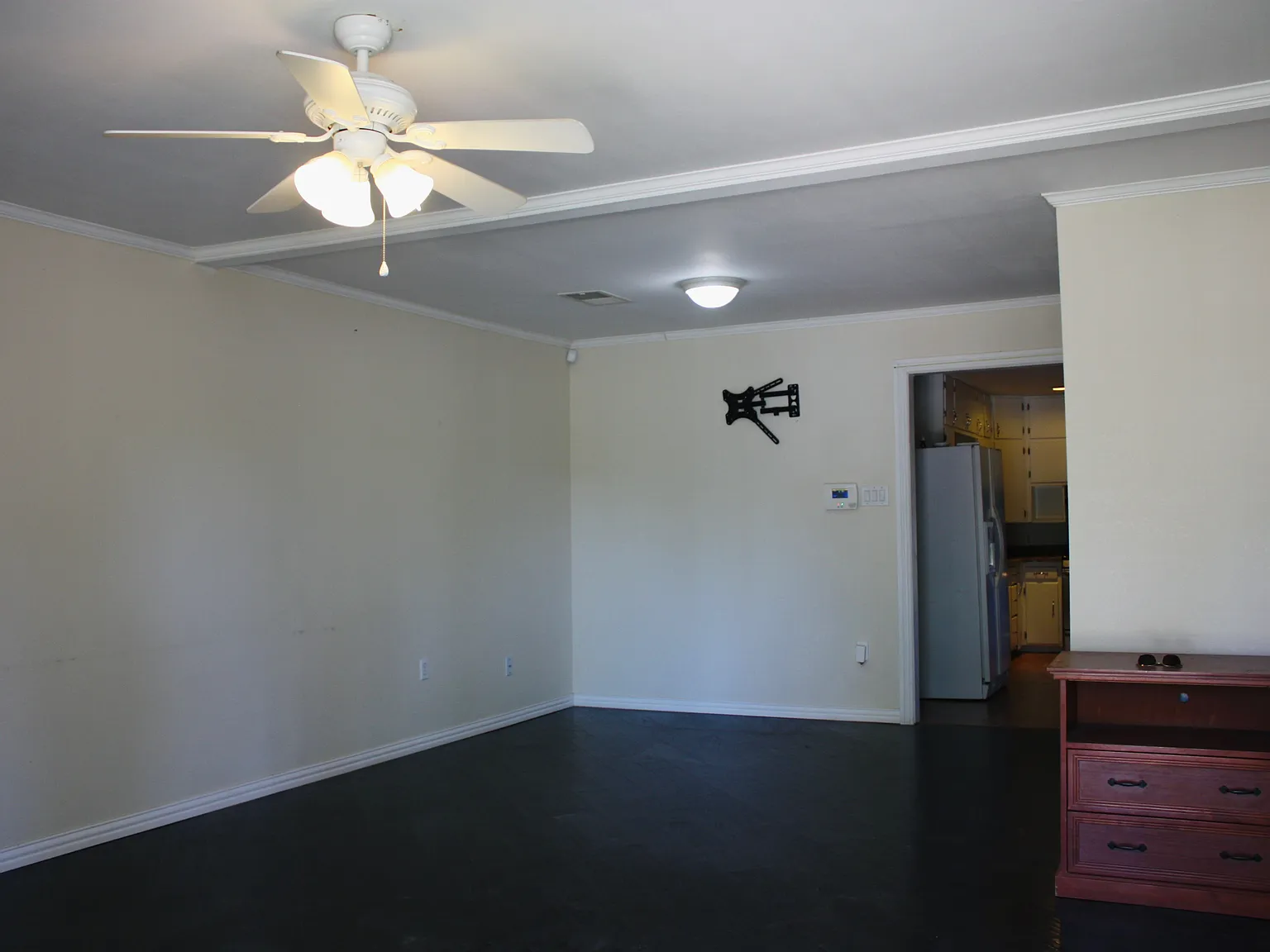 4 bed, 1800 sqft, $1,600 — Photo 4