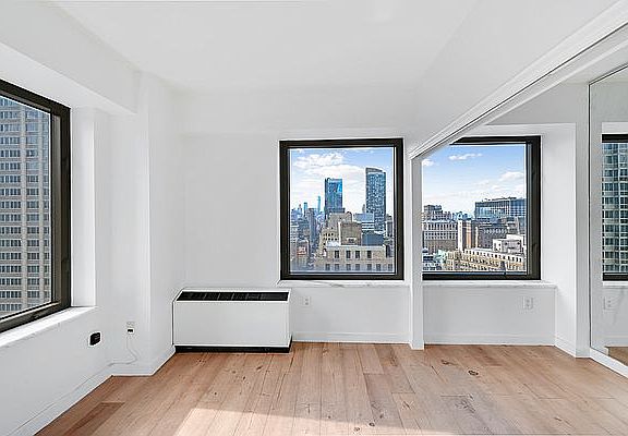 4th image of 100 W 39th St APT 35G