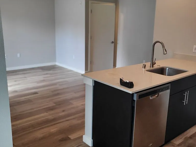 Pacific Ridge Apartments — Photo 11