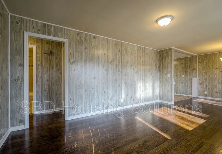 6508 N Harrison St — Photo 3